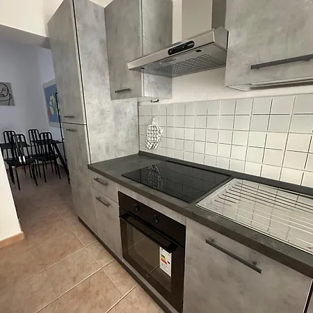 Pm 6 Via Cesare Battisti Apartmán *